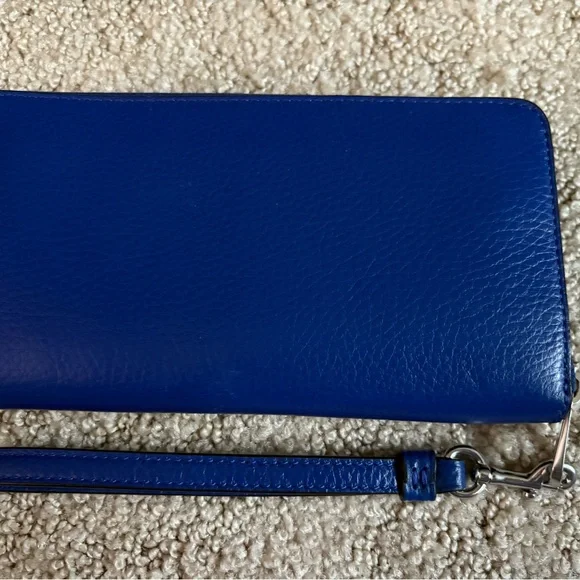 Coach Blue Leather Wallet w/wrist strap - Picture 2 of 4